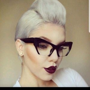 Meet your Posher, Jacqueline